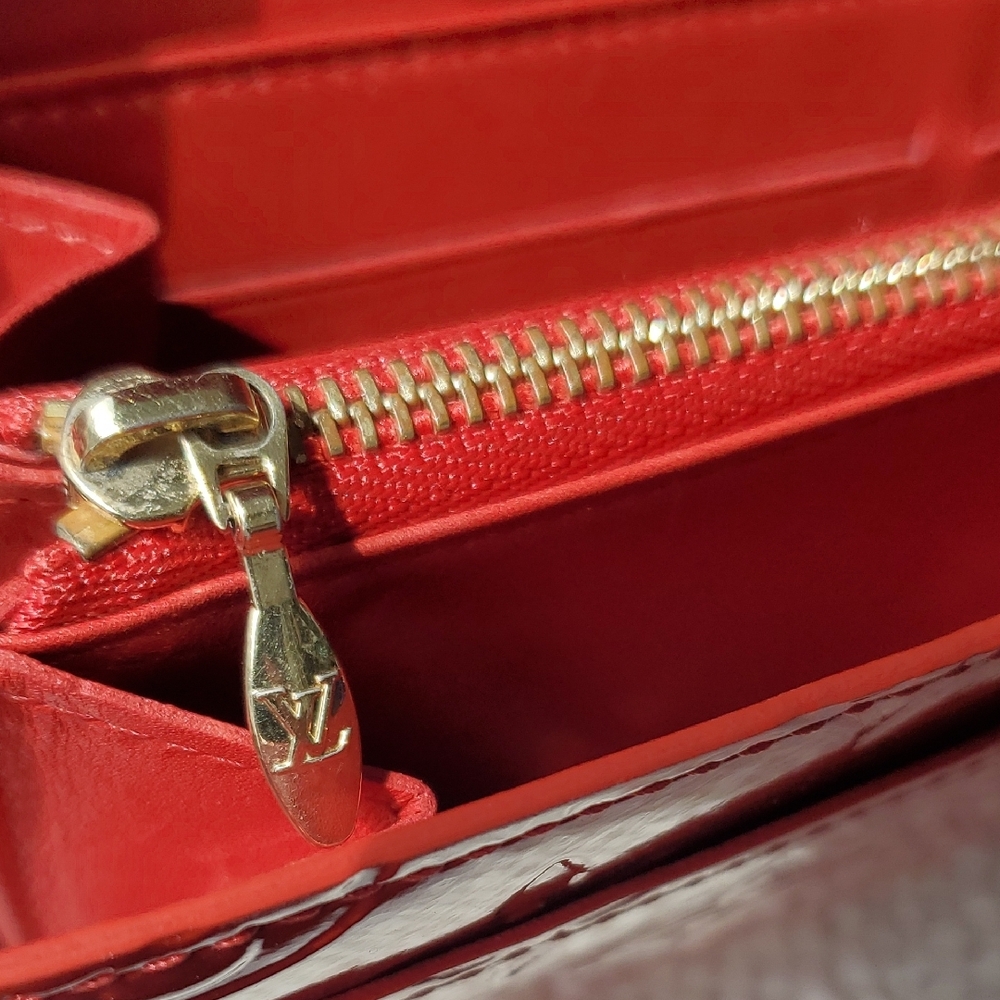 Louis Vuitton Red Wallet - Picture 14 of 17